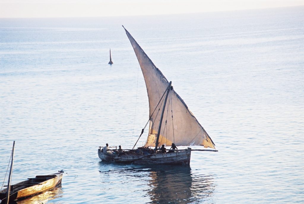 Zanzibar, Tanzzania, Sonnenuntergang. Segelboot