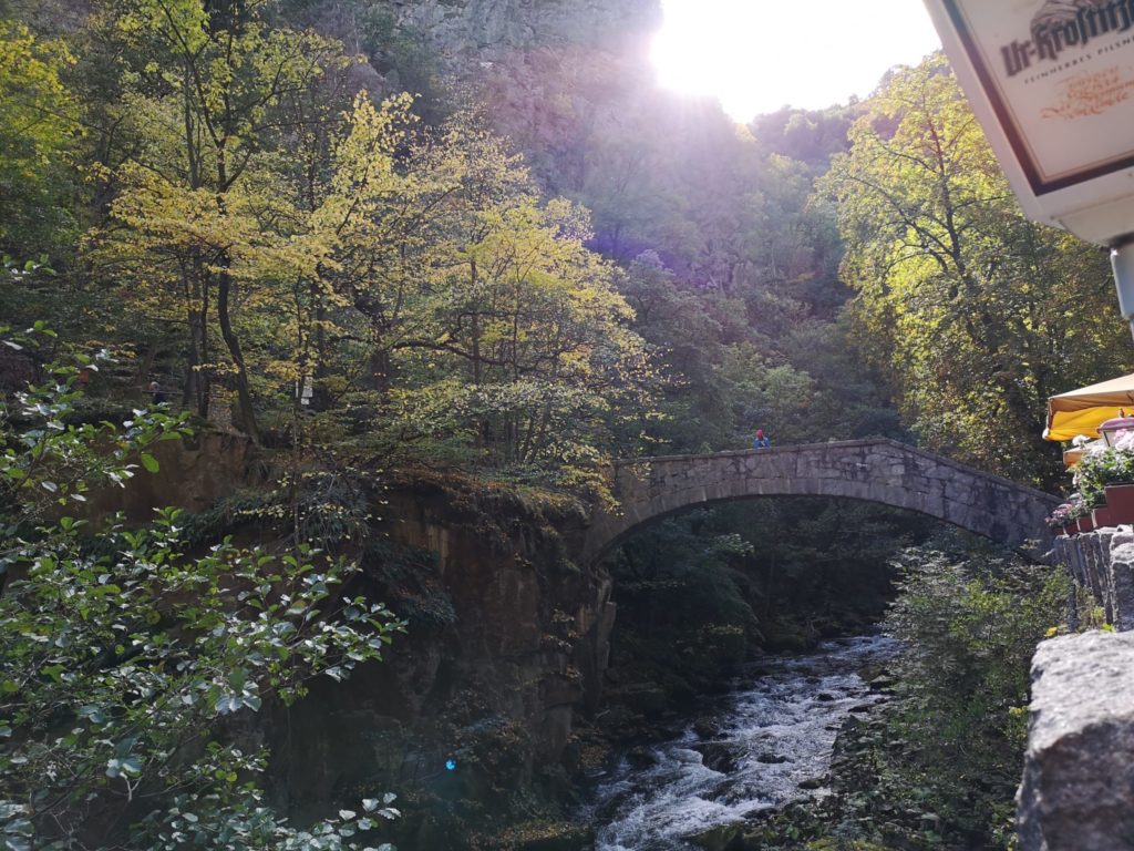 Die Jungfernbrücke im tiefen Bode-TalDie Jungfernbrücke im tiefen Bode-Tal