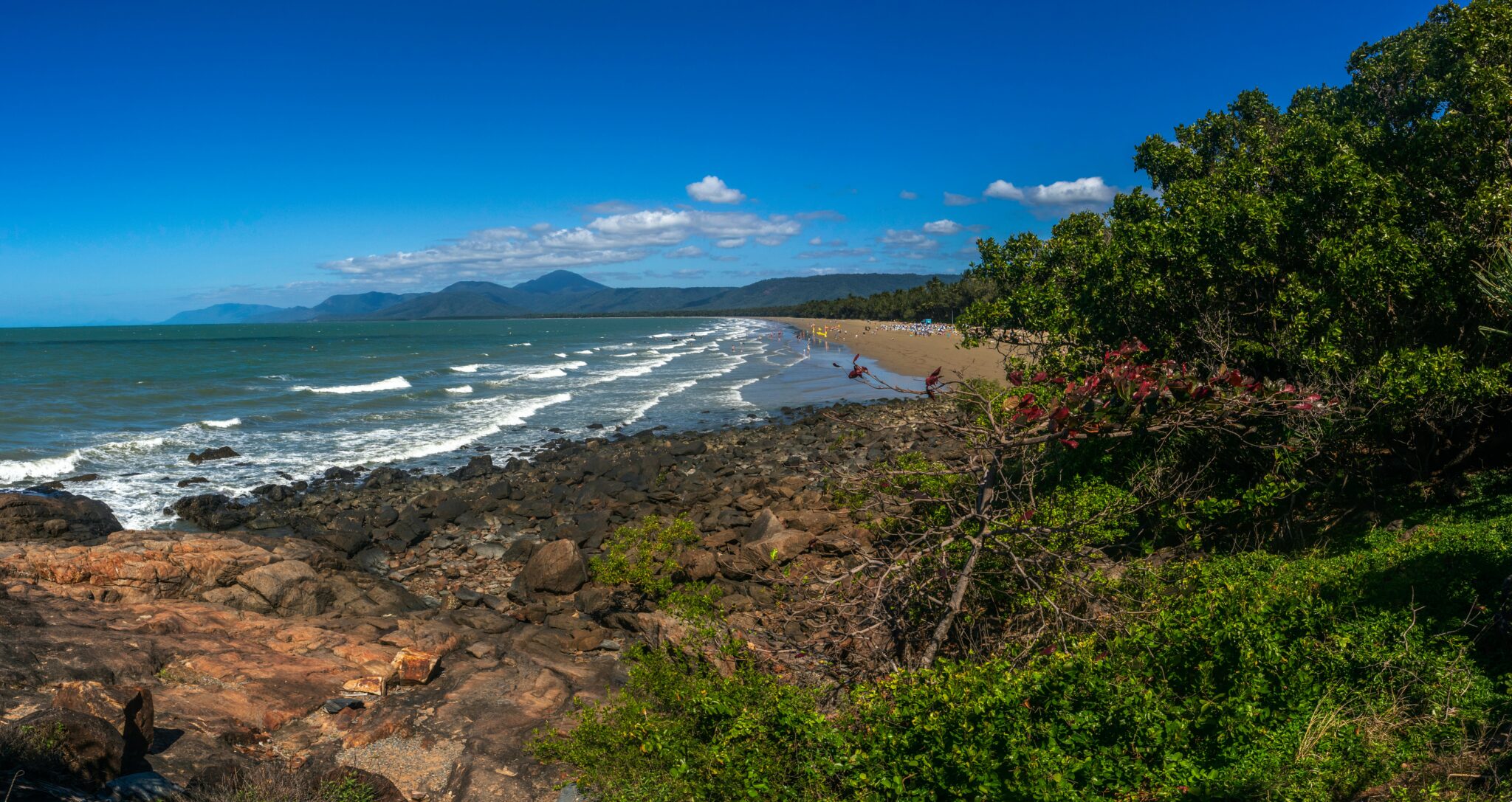 Panorama mit Strand, Natur und Meer, Queensland