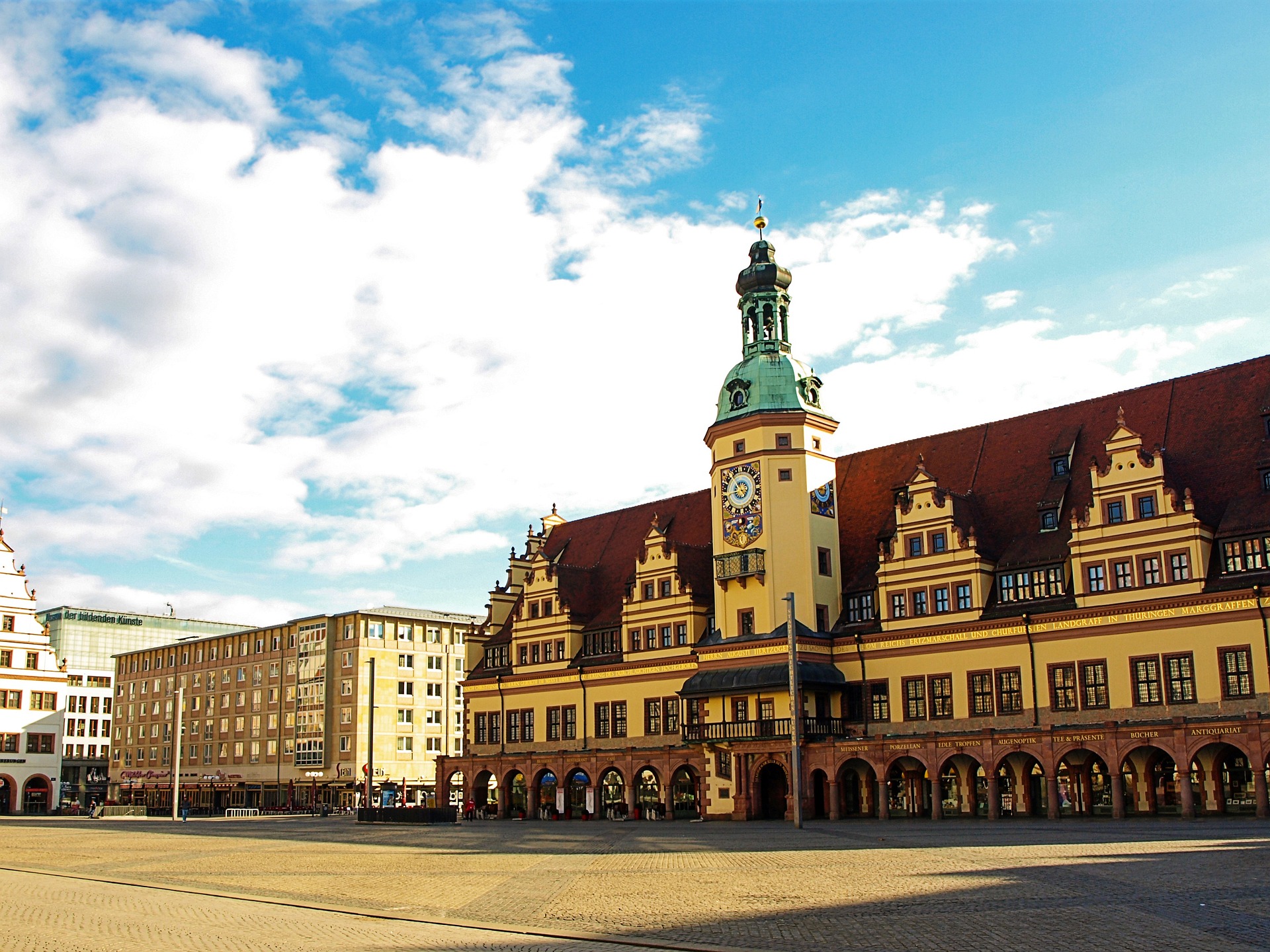 Altes Rathaus Leipzig Außen mit Marktplatz