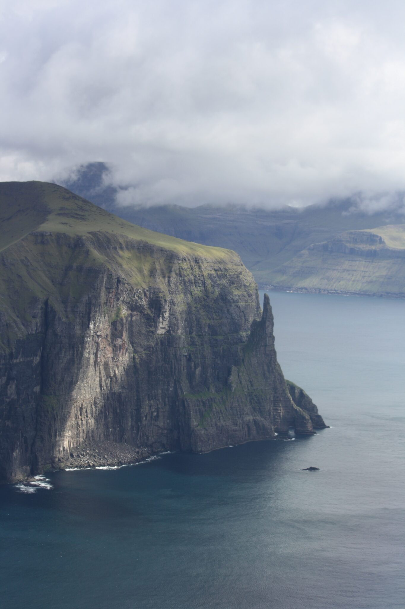 Färöer Inseln, Natur, Klippen