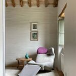 Gemütliches Zimmer mit Lounge-Ecke